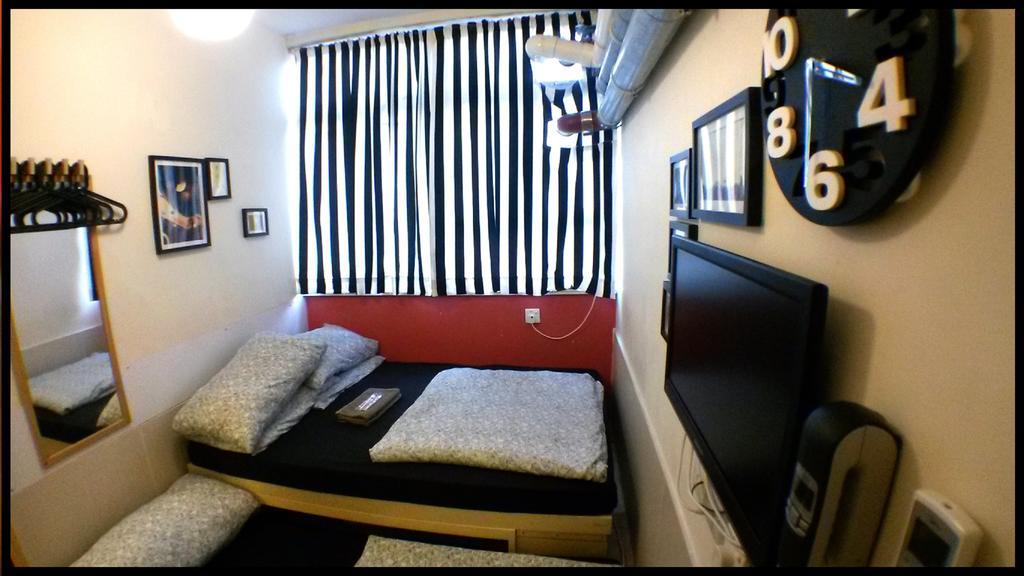 Micro Hotel Hong Kong Room photo