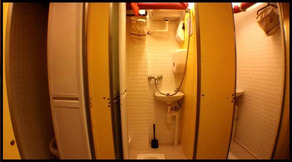 Micro Hotel Hong Kong Room photo