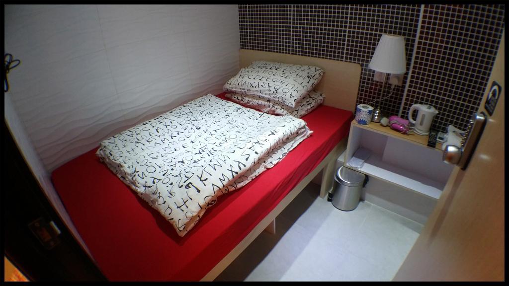 Micro Hotel Hong Kong Exterior photo